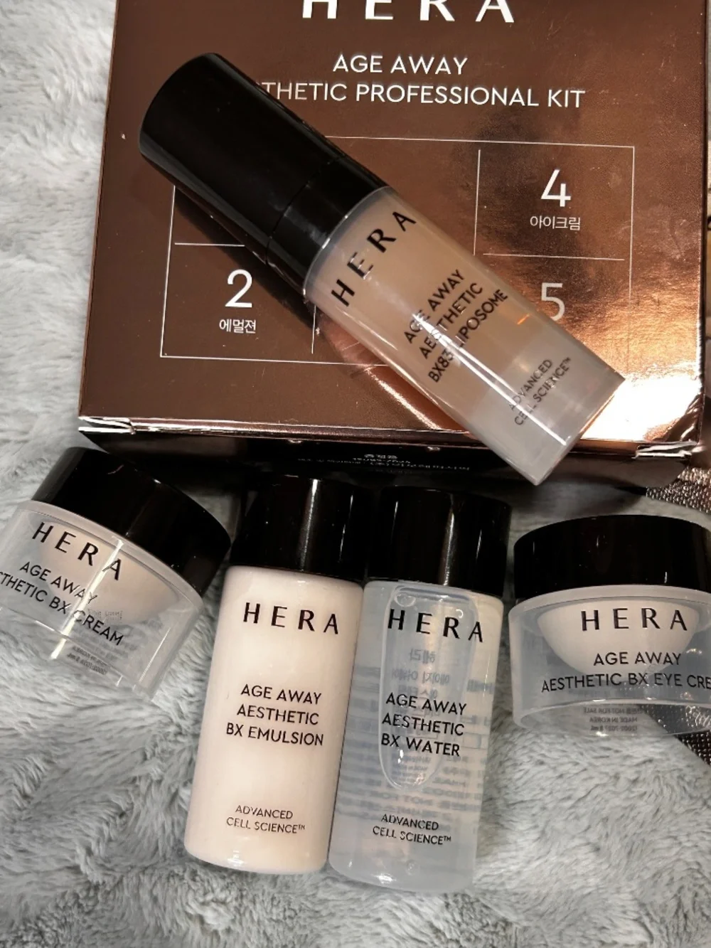 HERA Age Away Aesthetic Kit (5 Items)